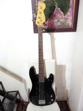 Fender Precision Bass Replica