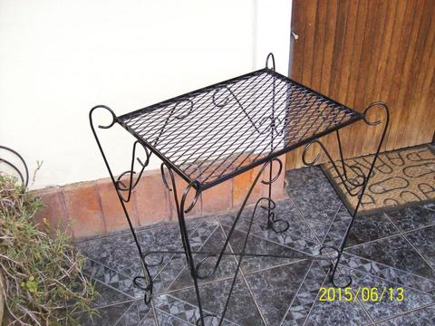 mesa de jardín de hierro