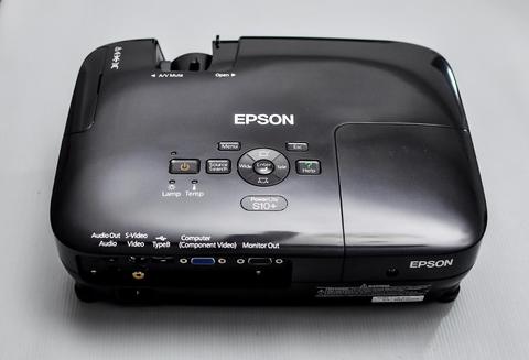 Proyector Epson Powerlite S10