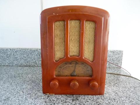 antigua radio emerson AU190 catalin a valvulas.funciona