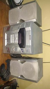 Parlantes Radio, Aux