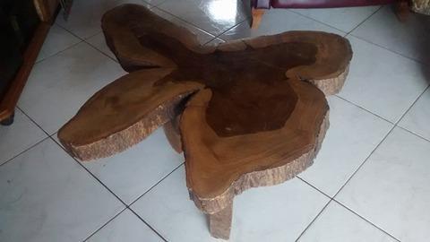 Mesa ratona rústica / rodaja de madera dura