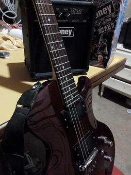 Guitarra Cort Z42 Y Ampli Laney Lx10