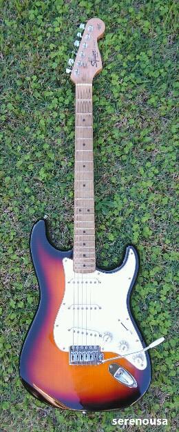 Guitarra Fender Squire Stratocaster California Series Sunburst 3 tone de los 90s Excelente