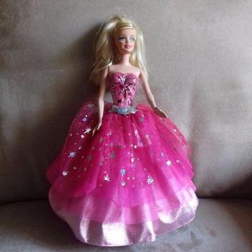Muñeca Barbie Moda Mágica En París