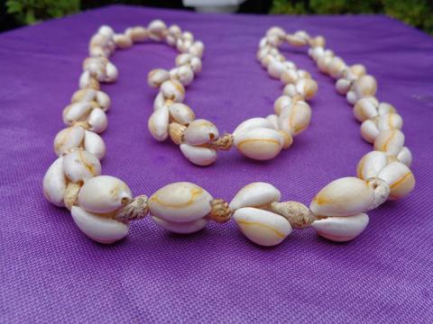 FINISIMO CONJUNTO DE COLLAR LARGO AROS DE CARACOLA