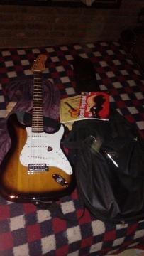 Vendo Guitarra Electrica con Accesorios