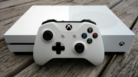 Vendo Xbox One S en Caja Impec