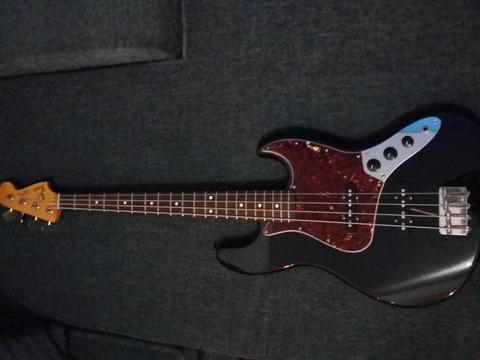 Fender Cij 62 Reissue Jazz Bass Estuche Semirigido