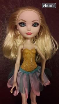 MUÑECA EVER AFTER HIGH APPLE WHITE