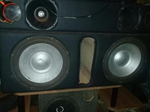 Parlantes de 12 Y Cornetero
