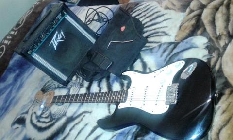 Guitarra Fender Squier Y Ampli Peavey