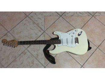 Vendo guitarra field nueva