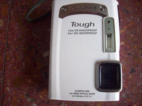 OLYMPUS TOUGH TG 310 14 MPX SUMERGIBLE Y ANTIGOLPES!!