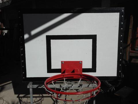 vendo tablero de basquet con aro fijo y red 120x80