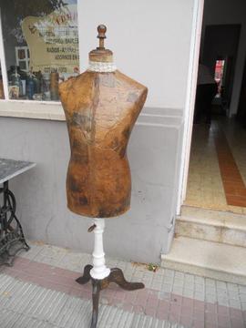 maniqui antiguo de modista