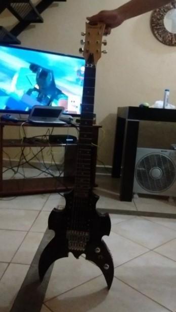 Guitarra preston, amplificador y cable usada