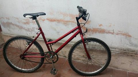 Vendo Bicicleta de mujer rodado 24. Sin cambios. Excelente estado. Cubiertas nuevas. Escucho ofertas