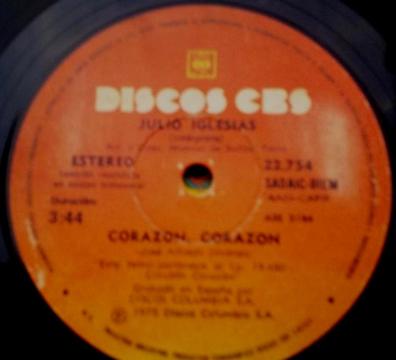 Dos discos simples de Julio Iglesias
