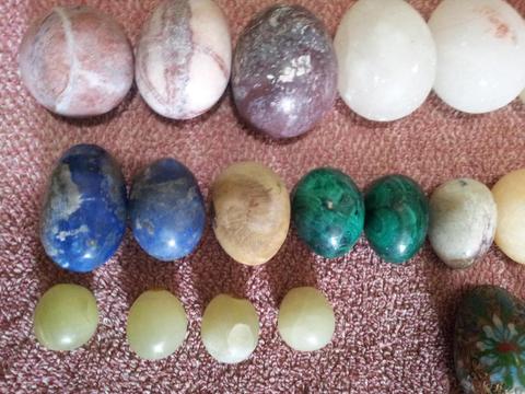Huevos de piedras semipreciosas grandes y medianos para adorno o joyeria jo