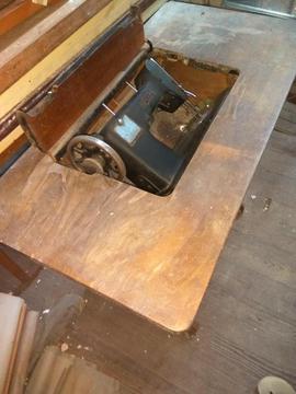 Vendo maquina de coser con pie