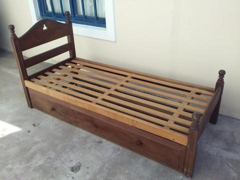 cama de 1 plaza de algarrobo con carrocama
