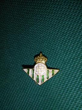 Bonito Pin Distintivo Real Betis Balonpie de España antiguo 1970s