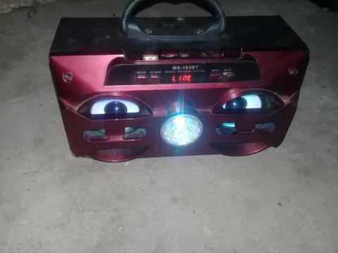 Parlante Portatil con Cargador