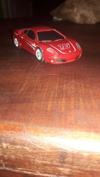 Vendo Ferrari de Colecion Original