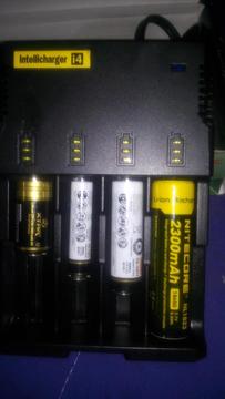 cargador inteligente de pilas NITECORE