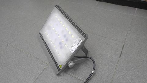 Reflector Proyector Philips Mini Led Tempo 70w!!