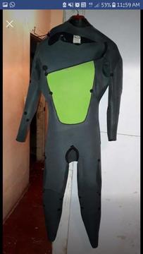 Traje de Neopren Quiksilver 4.3 Talle L