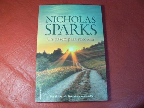 Libro Un Paseo Para Recordar por Nicholas Sparks. Roca Editorial. Edición 2016