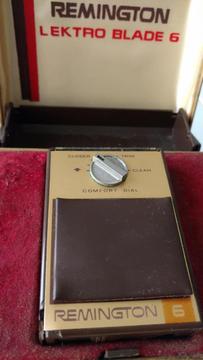 CONJUNTO DE 4 MAQUINAS AFEITAR ELECTRICAS DE LOS 60/70