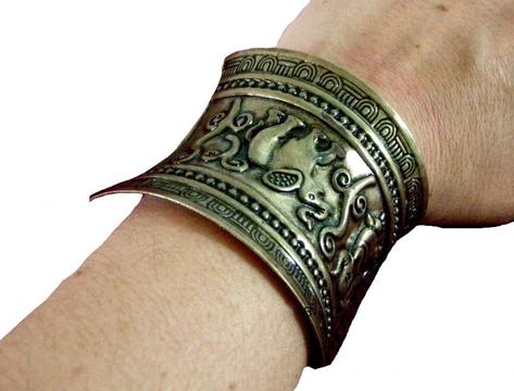 Pulsera O Brazalete Onda Hindu De Metal MGCAB TELEFONO CONTACTO: 1554840505