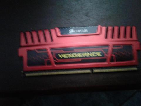 memoria RAM CORSAIR VENGEANCE de 4 Gb a 1600 Mhz DDR 3