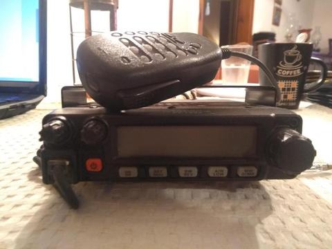 Vendo equipo de comunicacion YAESU FT 1802 VHF