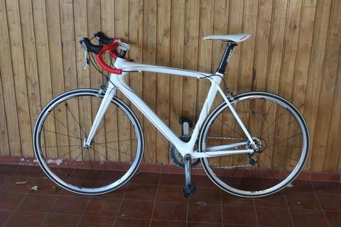 GIANT TCR 3 ADVANCED FULL ULTEGRAincluso las ruedascon 15O Km de uso.Pintura personalizada!!