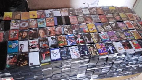 LOTE 2000 cassettes nuevos en sus envases originales sin uso