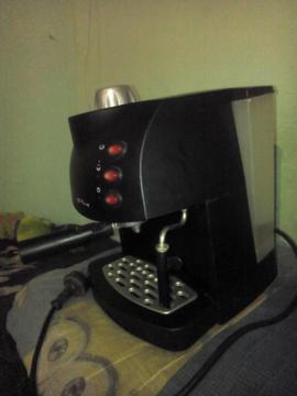 Vendo cafetera marca top House ase capuchino anda bien WhatsApp 387 56