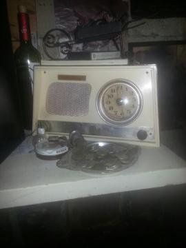 Caja de Radio Antigua