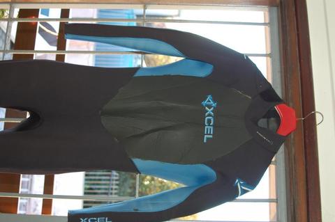 TRAJE NEOPRENE XCEL 5.4.3 TALLE L IDEAL INVIERNO!!!!