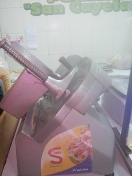 Vendo Maquina de Cortar Fiambre