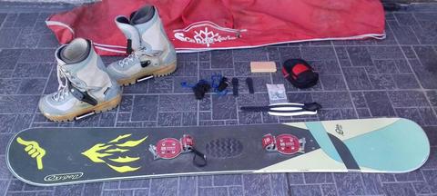 Tabla De Snowboard Burton Con Fijaciones, Botas Y Accesorios