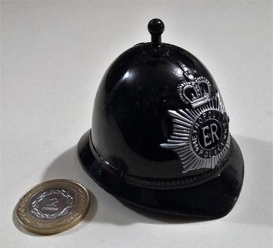 Campanita de mesa en metal, forma de casco de la policía de Londres. Con su caja. Nueva!