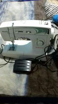 Vendo Maquina de Coser