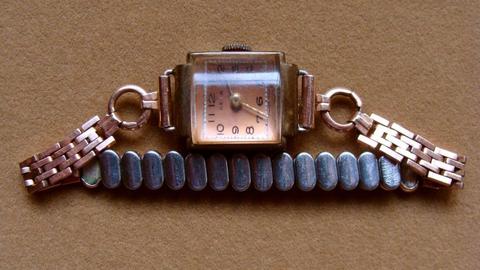 Antiguo reloj pulsera de dama marca Gesa