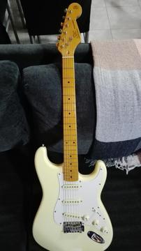 Vendo/permuto Guitarra Stratocaster
