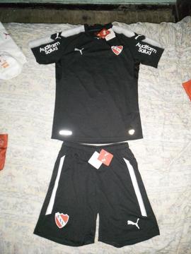 Conjunto de Independiente Paladar Negro
