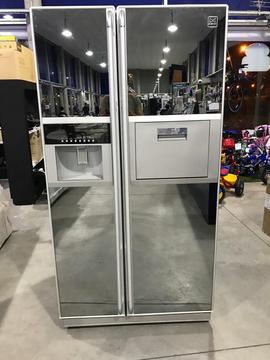 Vendo Daewoo Refrigerador Heladera Side By Side Modelo FrsT24Fam Frio Seco Dispensador de Agua Y Hielo 537 Litros